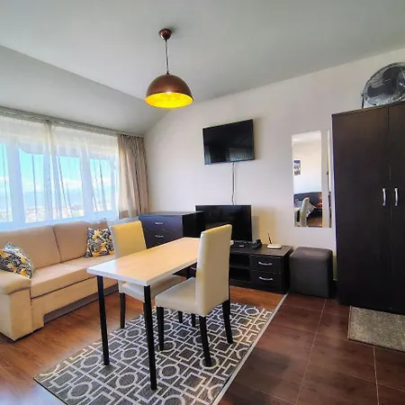 Tower Cozy With Mountain View アパート *